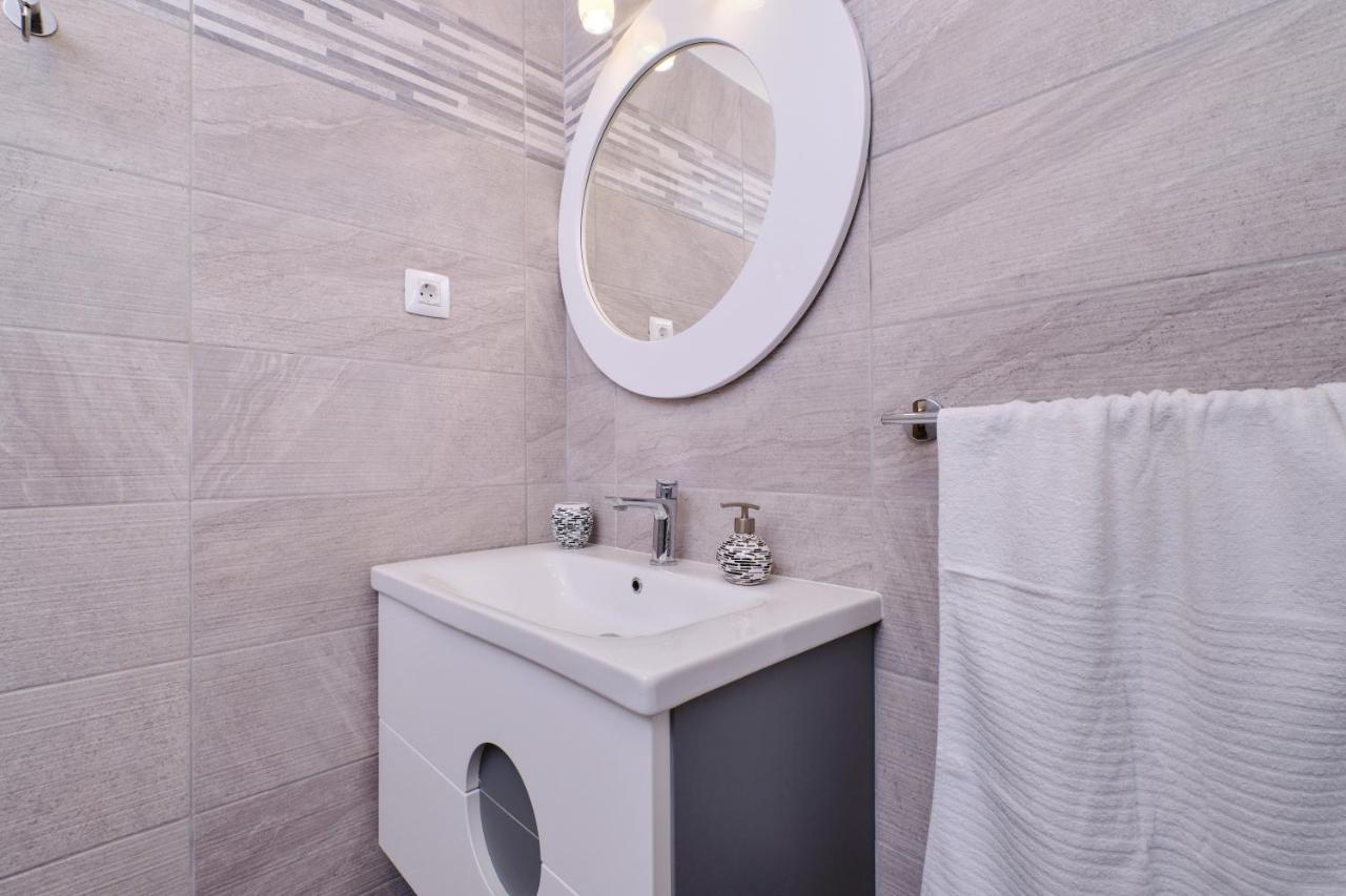Apartment Kaleta Sveti Jakov Buitenkant foto