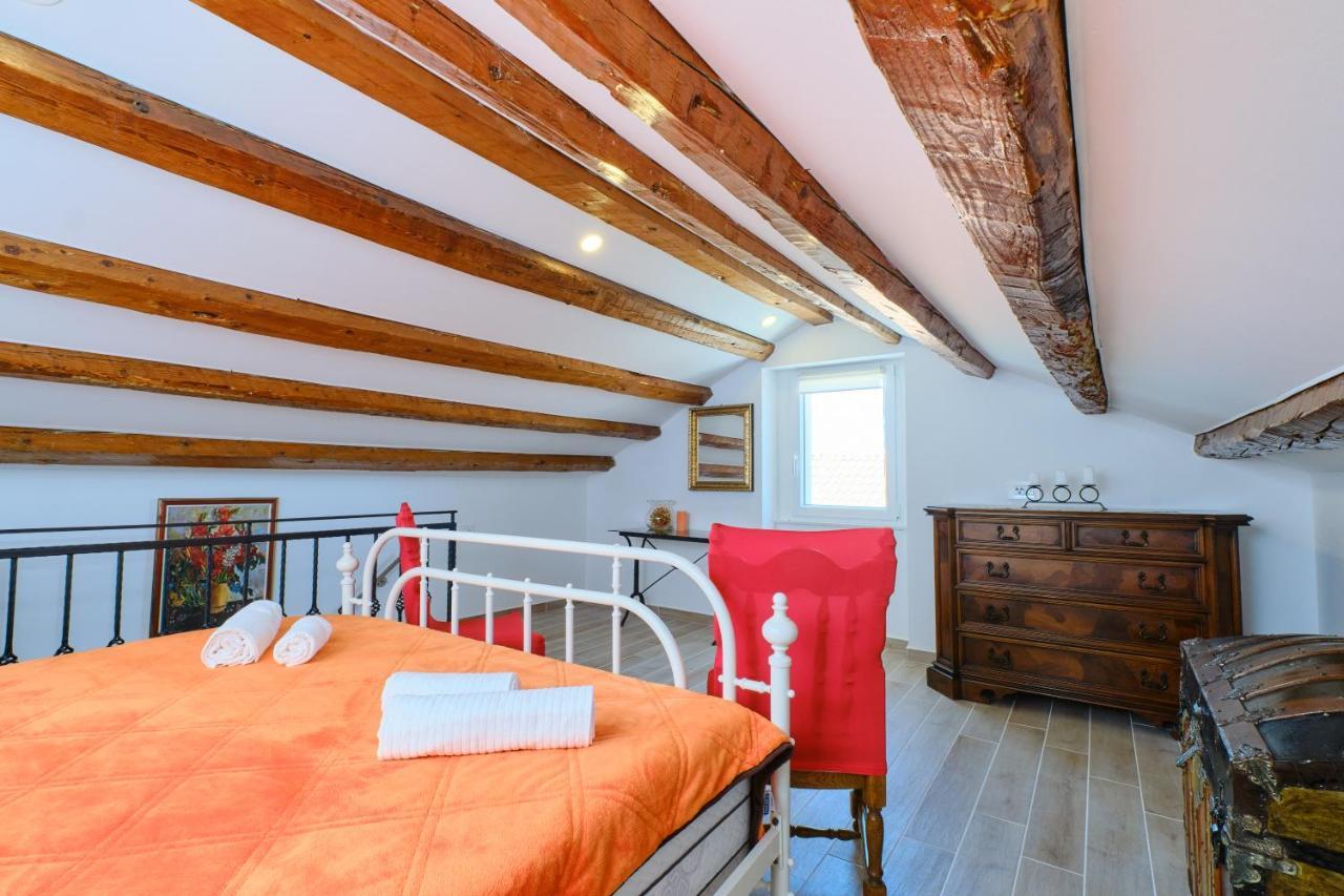 Apartment Kaleta Sveti Jakov Buitenkant foto