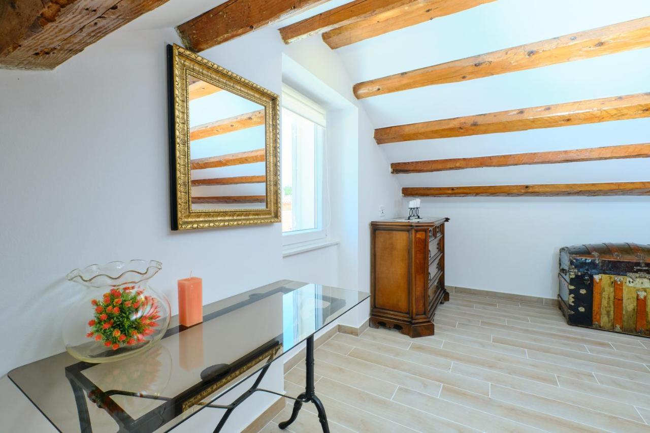 Apartment Kaleta Sveti Jakov Buitenkant foto