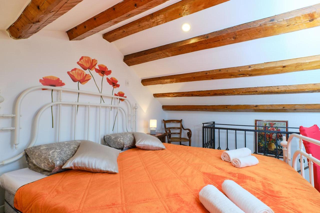 Apartment Kaleta Sveti Jakov Buitenkant foto