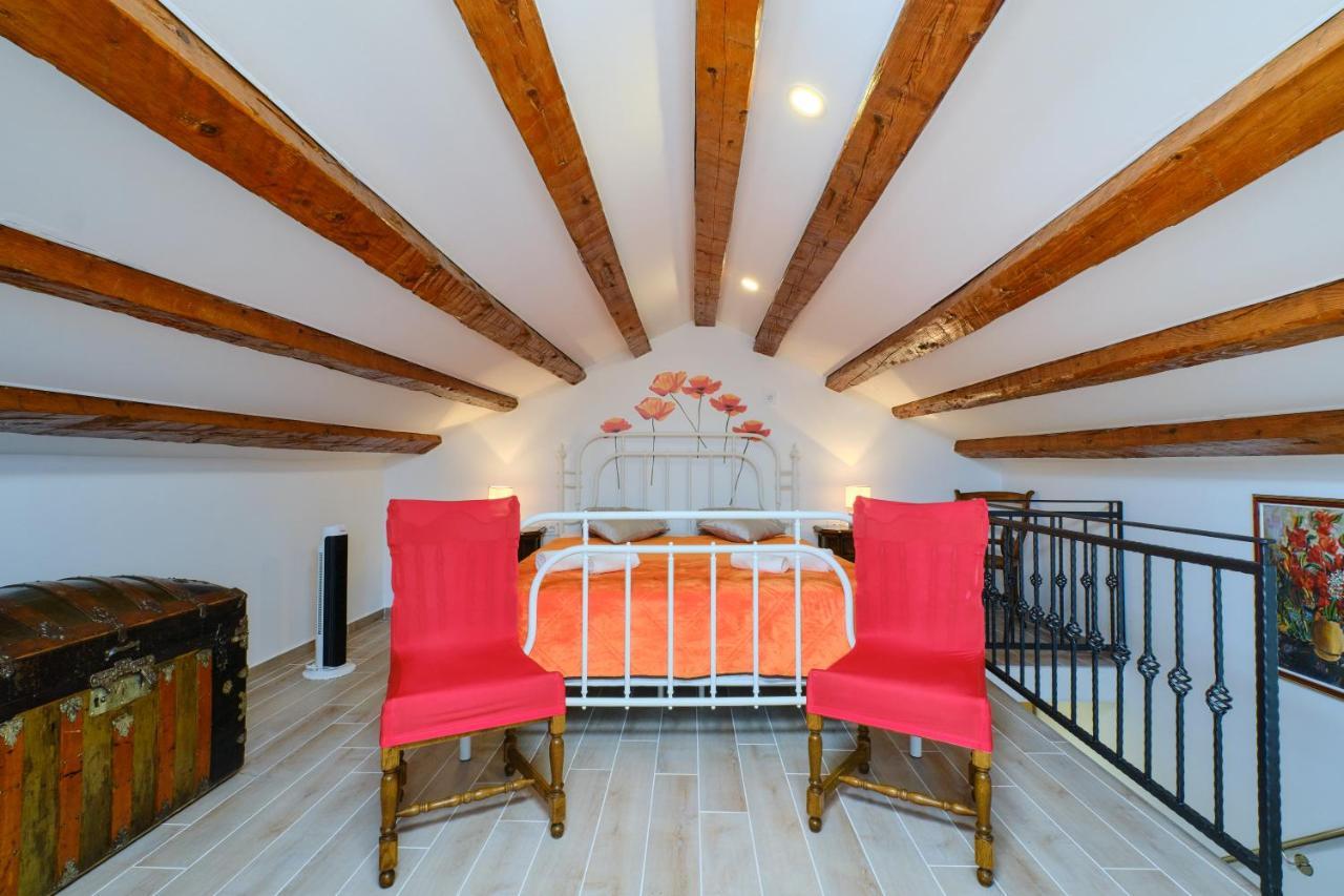 Apartment Kaleta Sveti Jakov Buitenkant foto